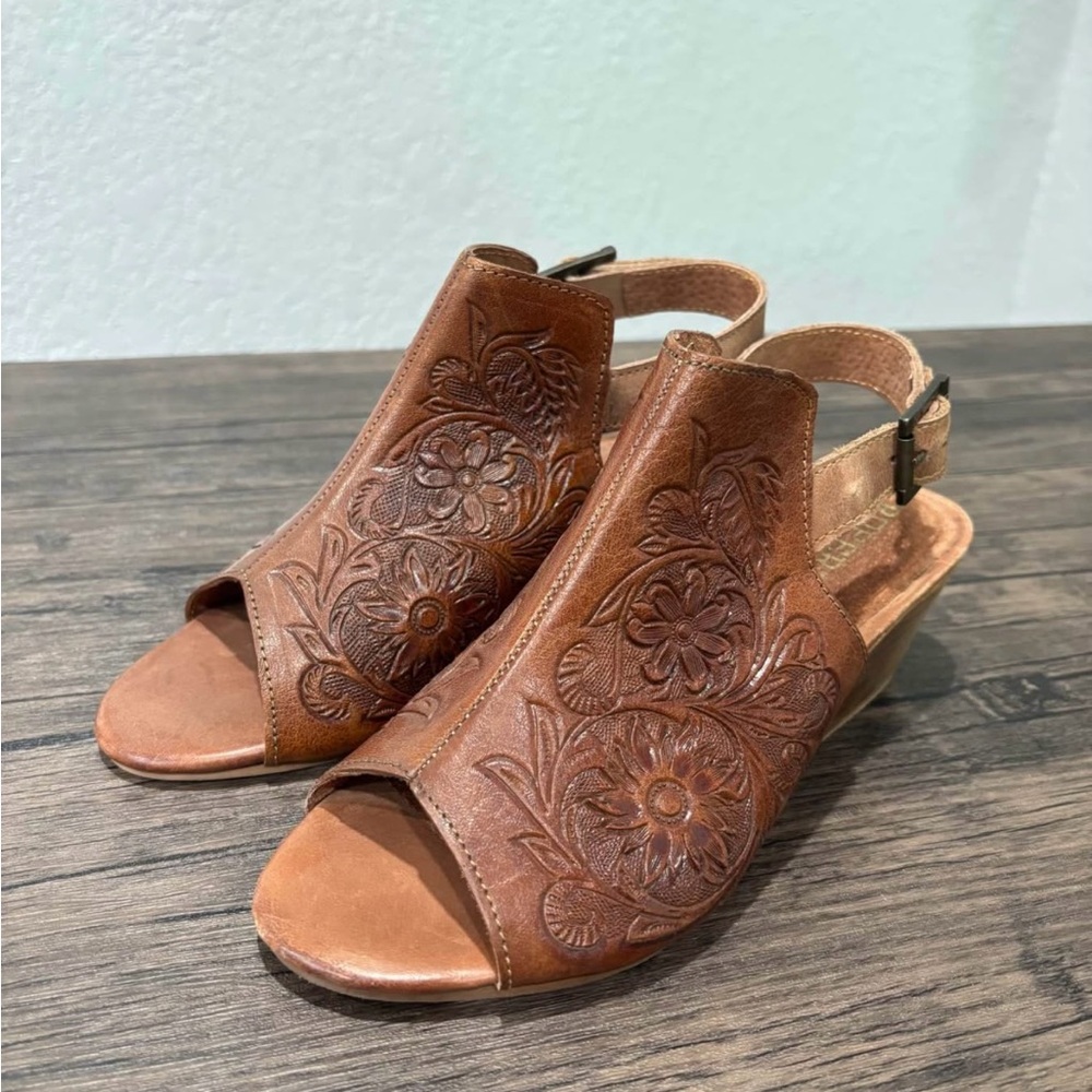 Roper Tan Floral Embossed Heels